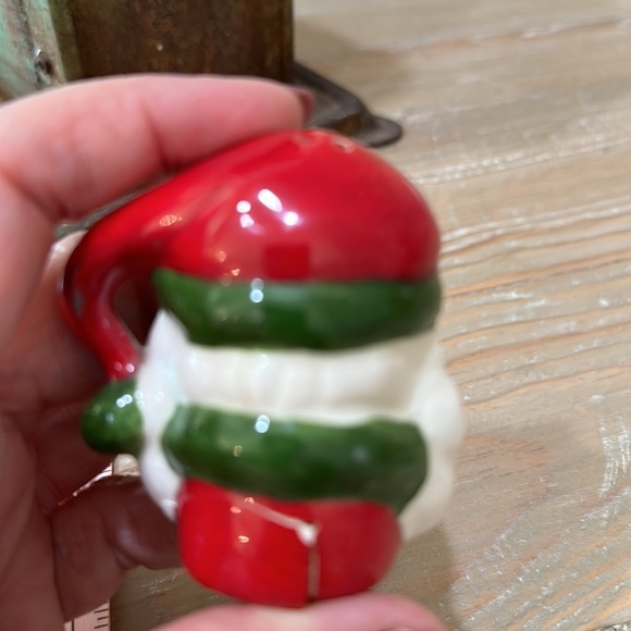 Santa Salt n Pepper Shakers - Picture 14 of 14